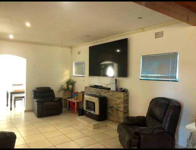 4 BEDROOM HOUSE FOR SALE IN ALBEMARLE